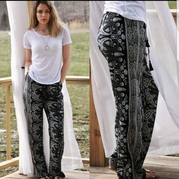 LAST 1! (S) Paisley lounge pants - Picture 2 of 6